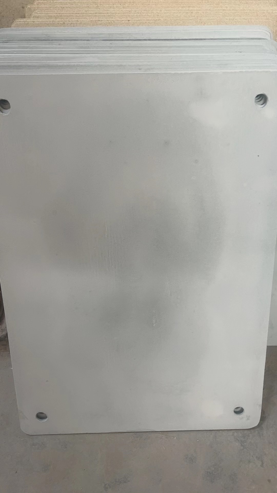 Kiln Furniture Nitride bonded silicon carbide (NSiC) kiln plates for sanitary ware