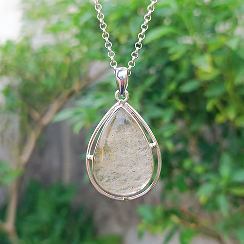 Natural Lovely Golden Rutilated Quartz Pendant - Gender: Women