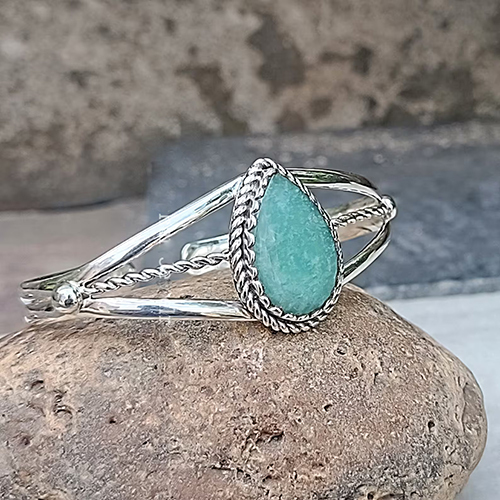 Dainty Amazonite Bangle