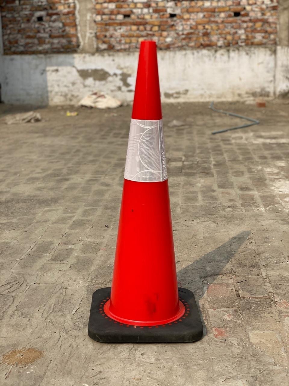 Traffic Cone 1000 mm