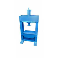 Hydraulic Embossing Machine - Automatic Grade: Semi-automatic