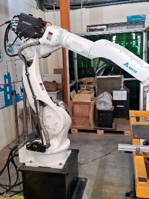 Robot welding machine