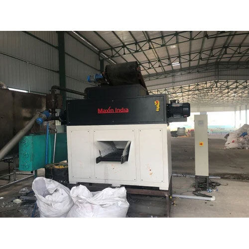 Plastic Waste Shredder - Automatic Grade: Automatic