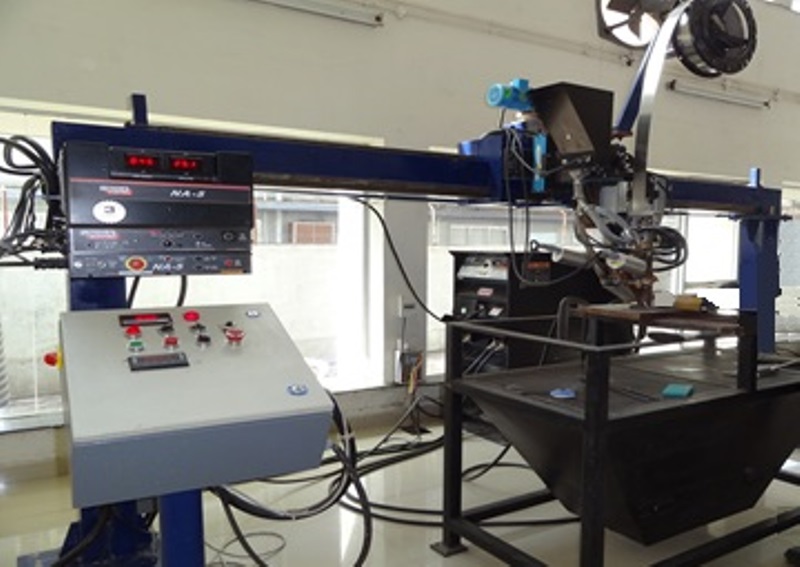 Side Beam Carriage For Long & Cir Seam Welding - Material: Mild Steel