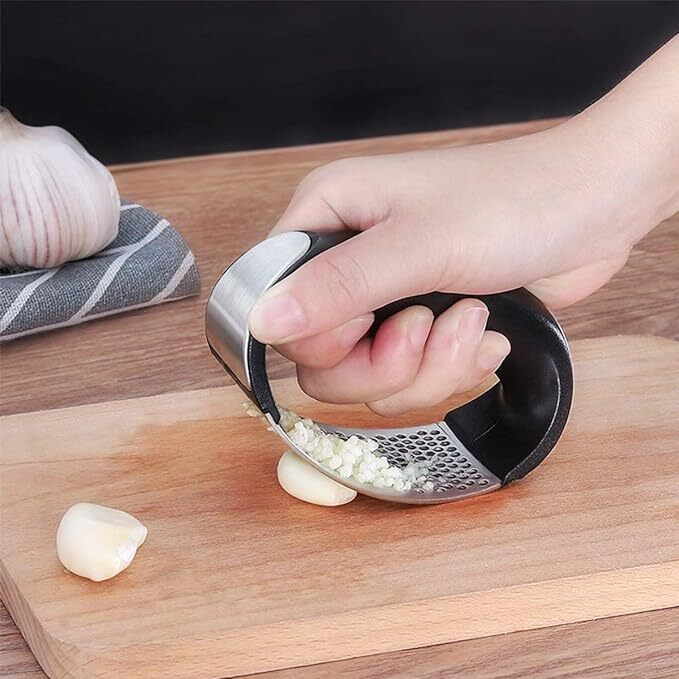 Mitsico Garlic Press Garlic Crusher, Stainless Steel Kitchen Garlic Presser Garlic Crusher Stainless Steel Garlic Chopper Dishwasher Safe