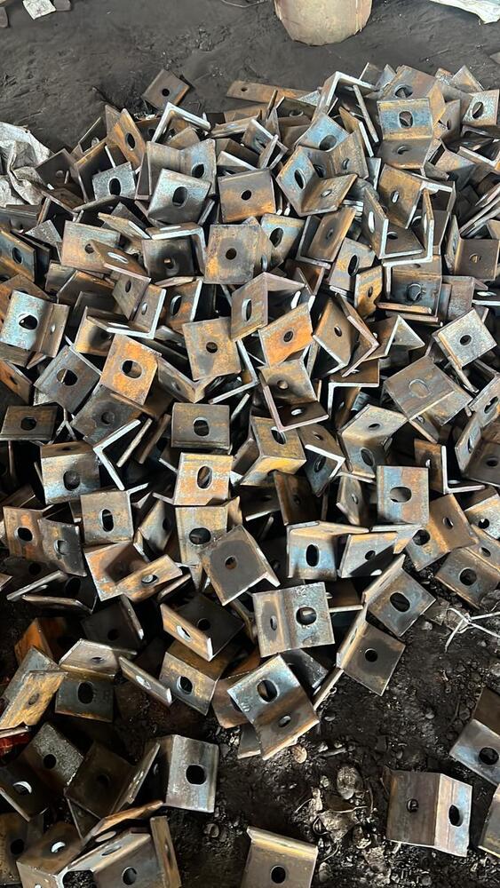 Mild Steel Lower Clamp - Color: Metallic Grey