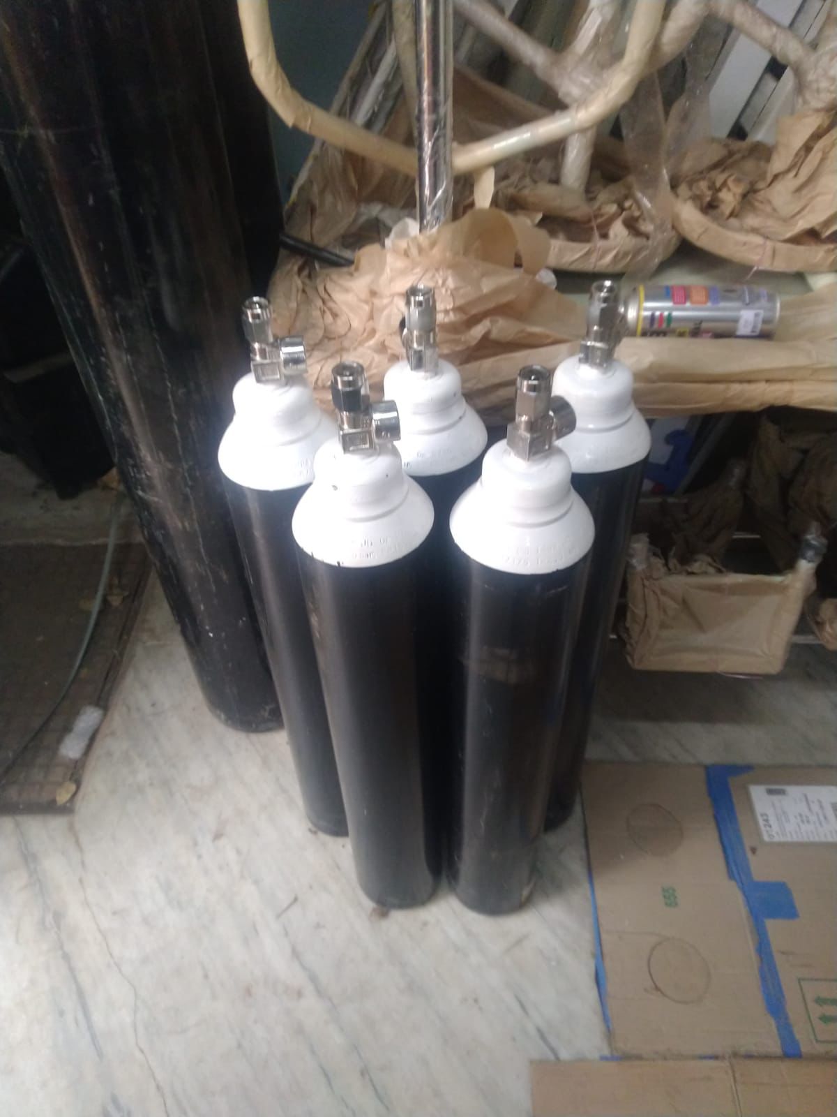 OXYGEN CYLINDER 