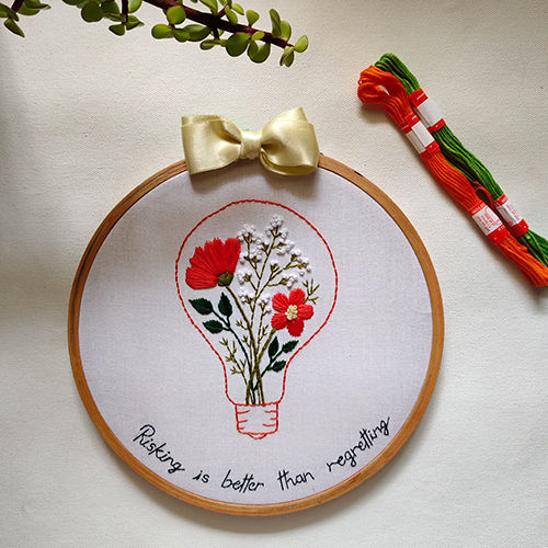 Quotes Embroidery Hoop Flower Bulb Art - Attributes: Light In Weight