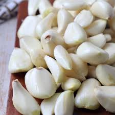 Peeled Garlic - Moisture (%): 50