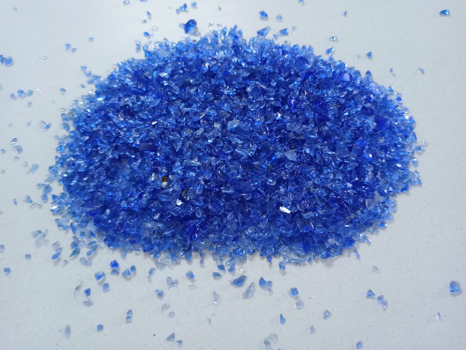 recycle cullet glass scrap Crushed cobalt blue Glass Stone Chips for Terrazzo Flooring and Tile Making