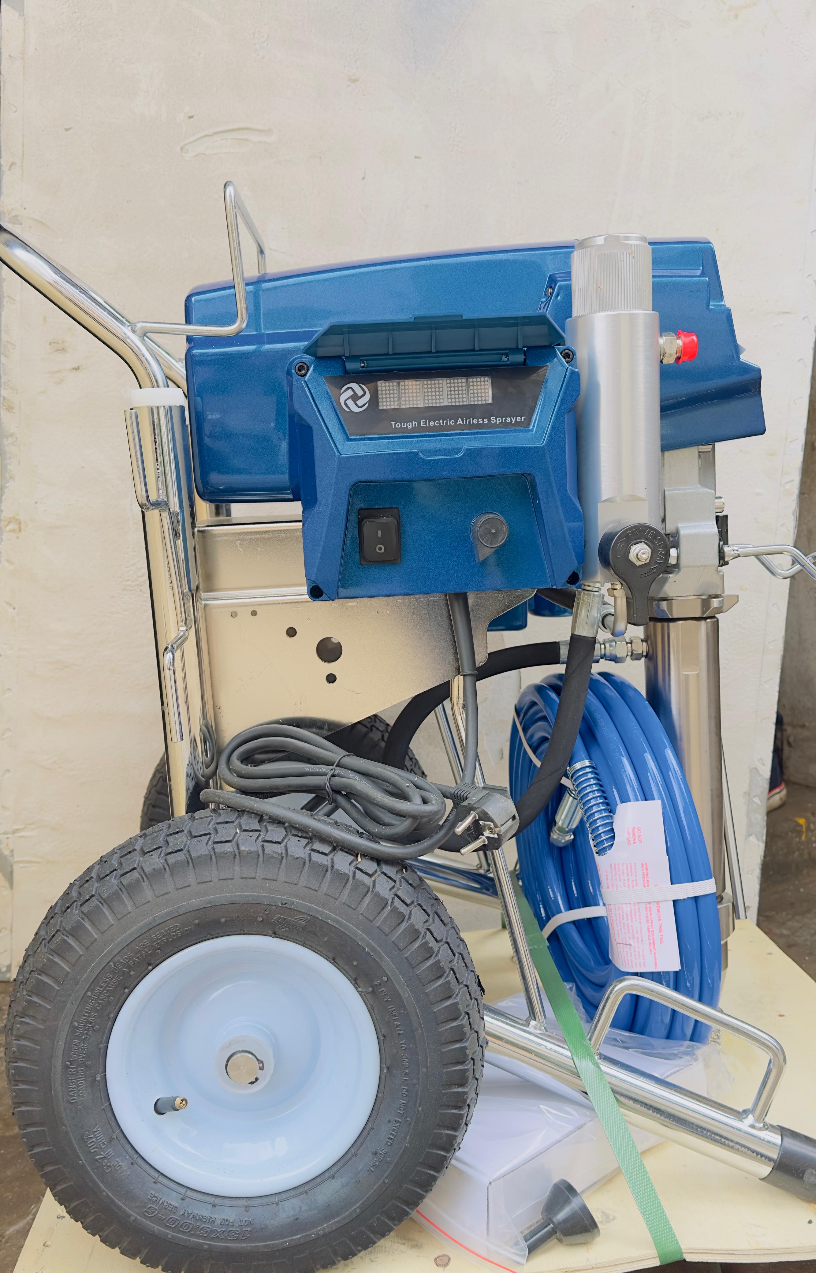 Airless putty spray machine