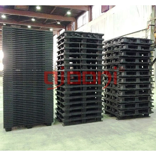 Nestable Pallets - Color: Black