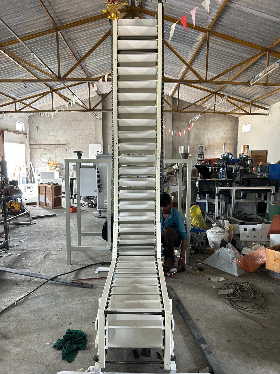 Bucket Conveyor