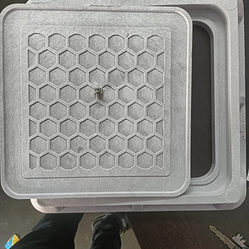 Grey Colour Unbreackabale PVC Manhole Cover