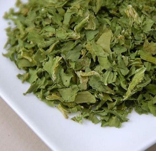 Dehydrated mint leaves