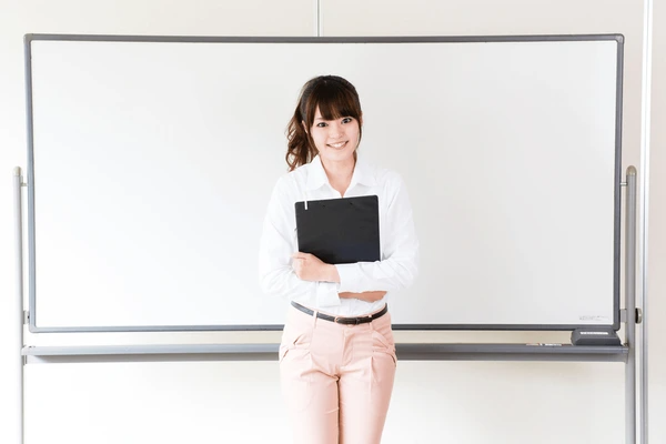 Non-Magnetic Whiteboard For Colleges - Color: White