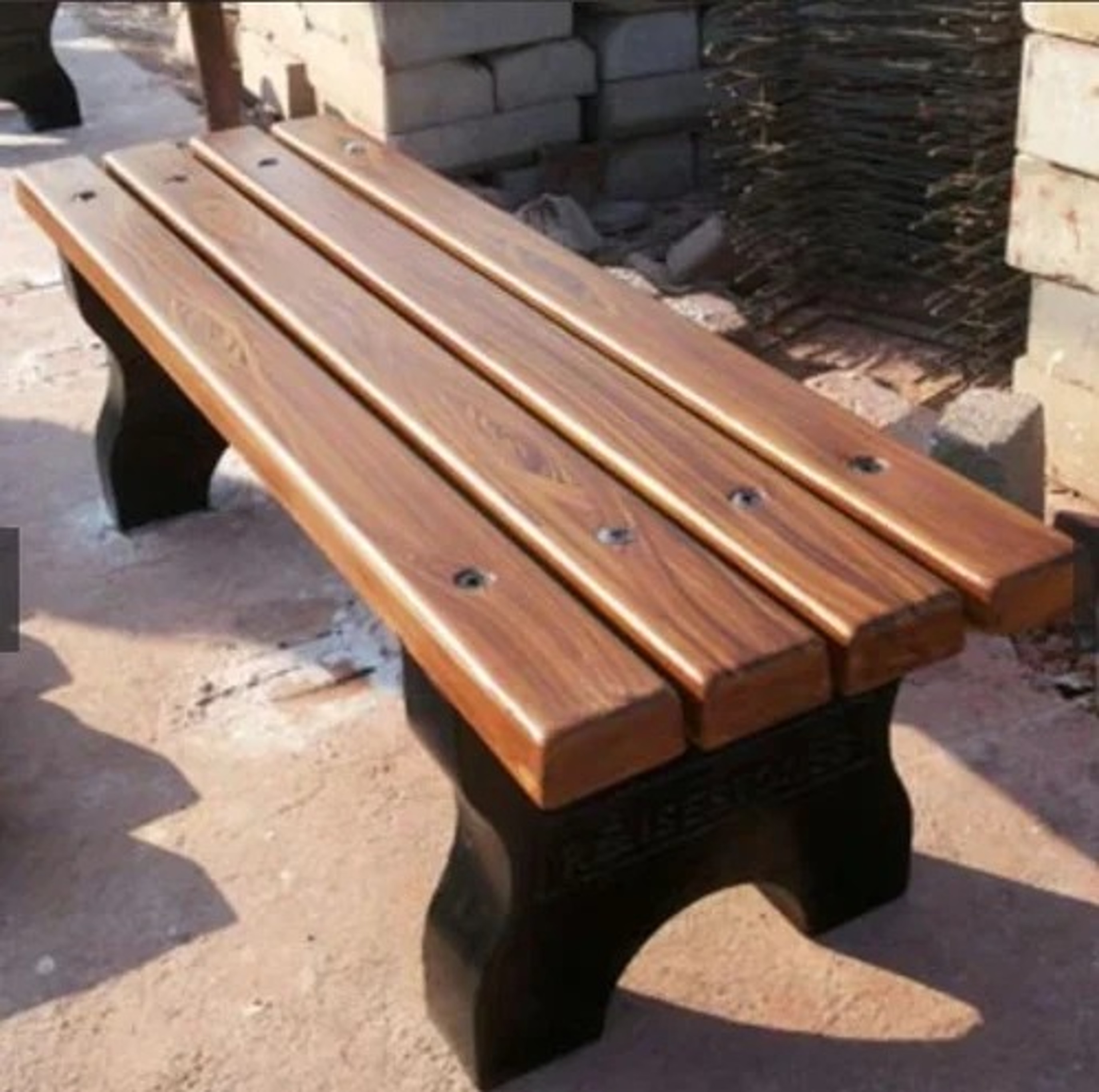RCC WITHOUT BACK REST STRIPS BENCH