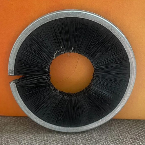 Circular Bent Channel Brush