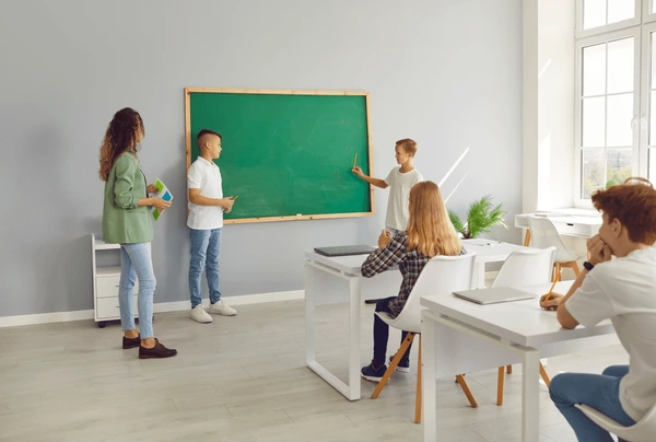 SDS10 Wooden Frame Green Chalkboard - Aluminum and Wooden Frame, 1x1 to 8x4 Sizes Available, Professional Rectangular Design for Schools, Colleges, and Offices