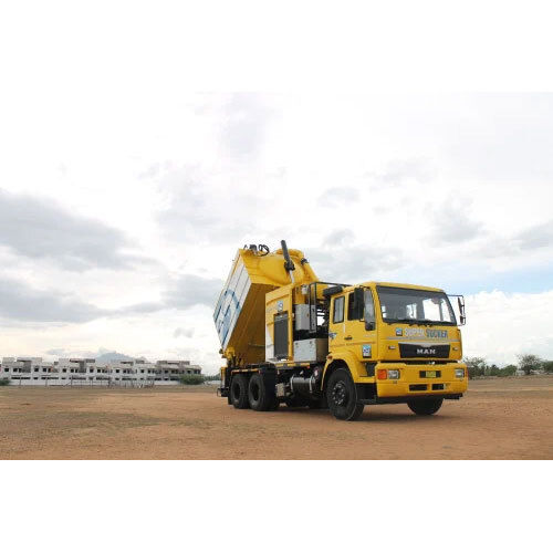 Whale Truck Mounted Super Suction Vehicle - Color: Yellow