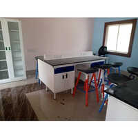 Science Laboratory Tables - Design: Plain
