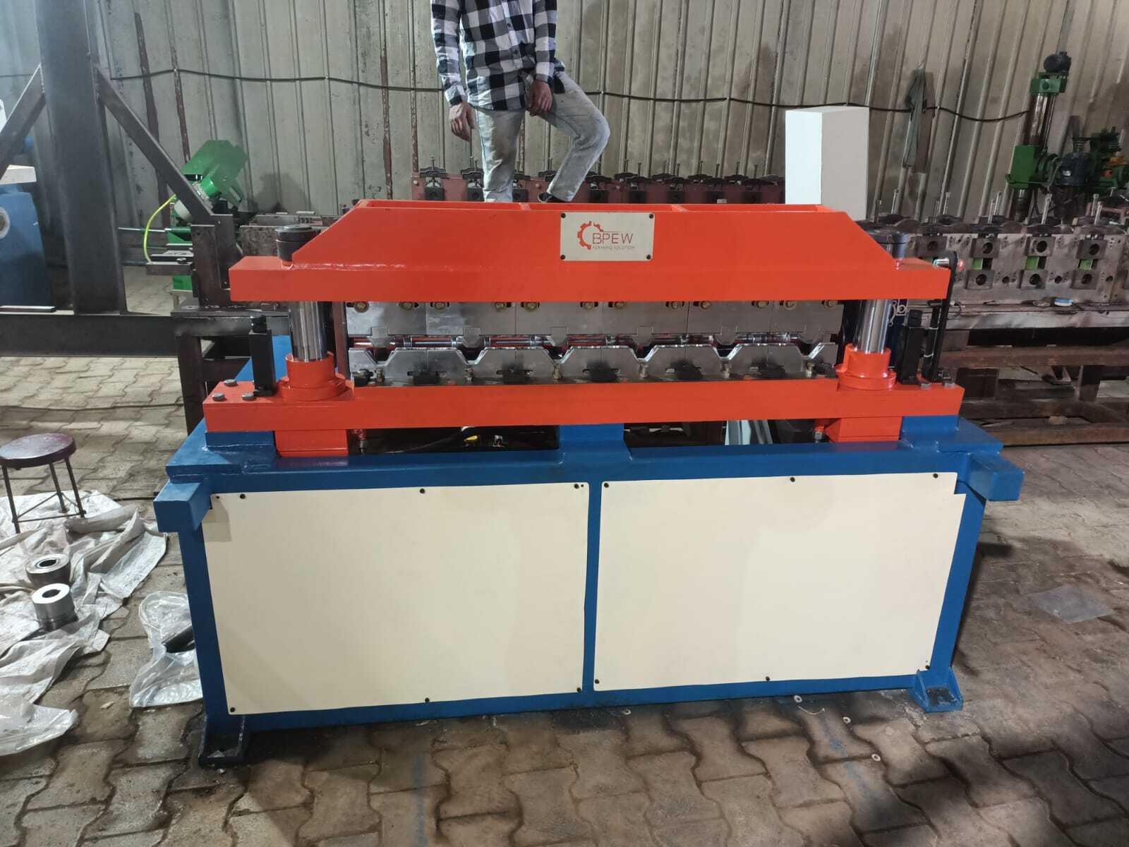 Roofing Sheet Crimping Machine
