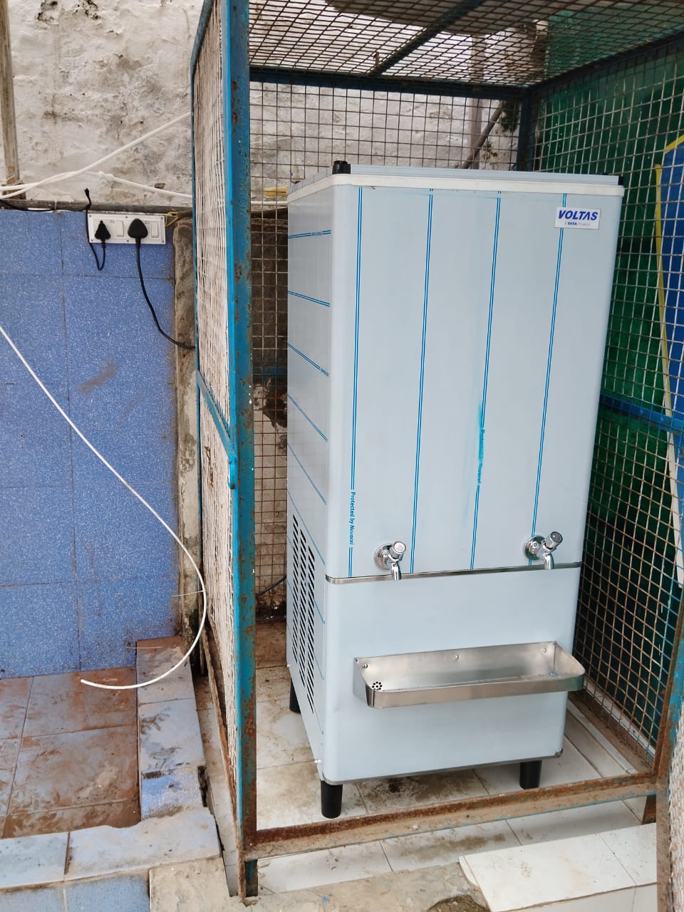 150 LITER  WATER COOLER