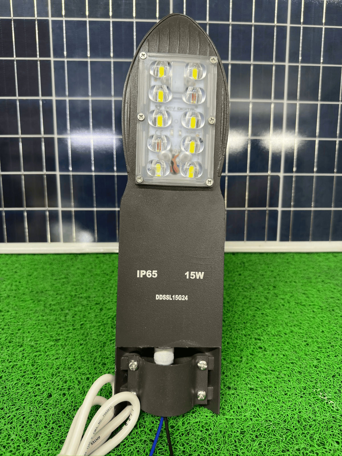 15W LED SOLAR SEMI INTEGRATED STREET LIGHT