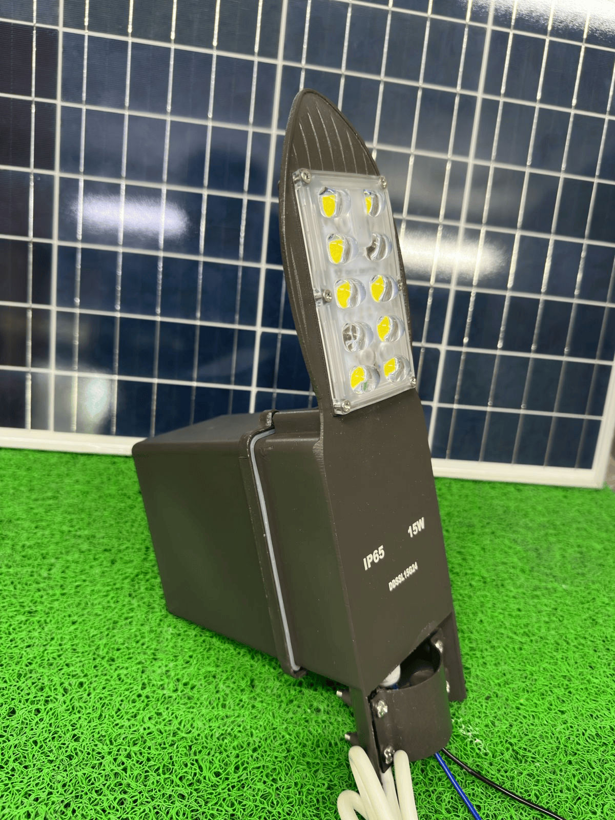 15W LED SOLAR SEMI INTEGRATED STREET LIGHT