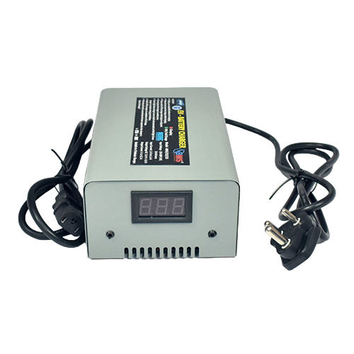 6 Amp Metal Display Ev Charger - Input Voltage: 160-300 Volt (V)