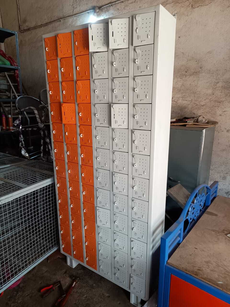 Customized 70 Door Mobile Locker