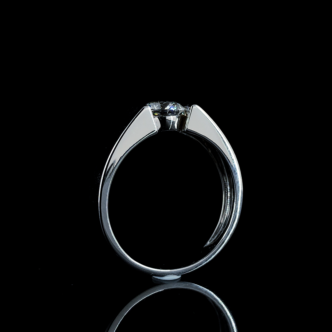Solitaire Diamond Men's Ring - 1 Carat | 18 Kt White Gold, Vvs2 Clarity, Round Brilliant Cut, E Color, Synthetic Diamond