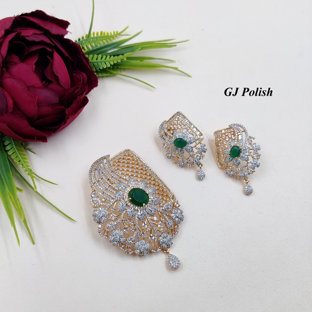 AD Pearl charm Necklace
