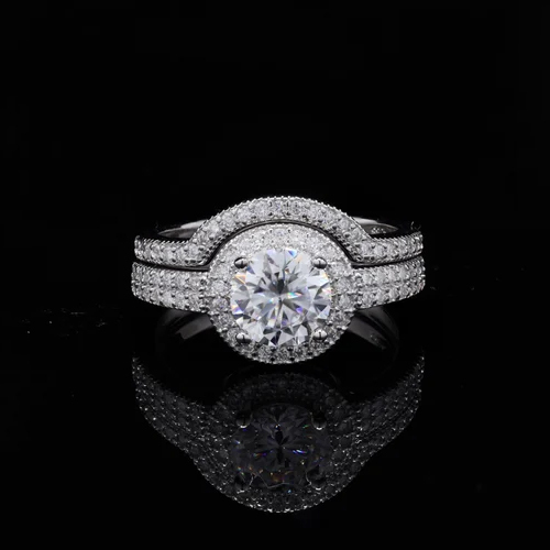 Moissanite Ring By Akshay Gems