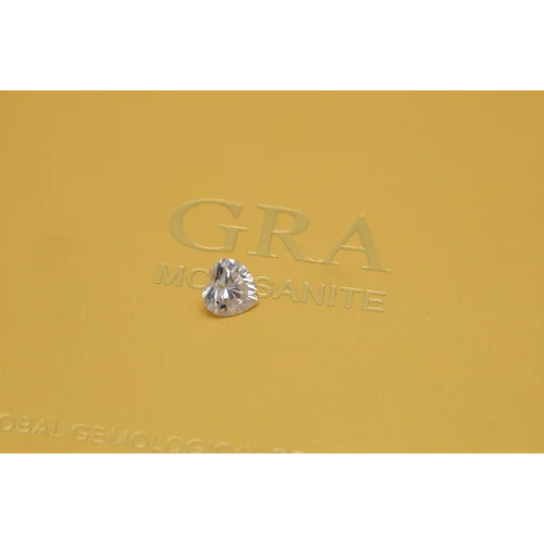 Gra Moissanite