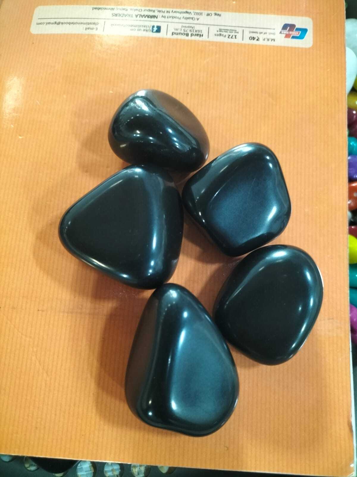 High Quality Polish Glossy Natural Jet Black Agate Pebble Stones For Landscaping Purpose And Aquariums