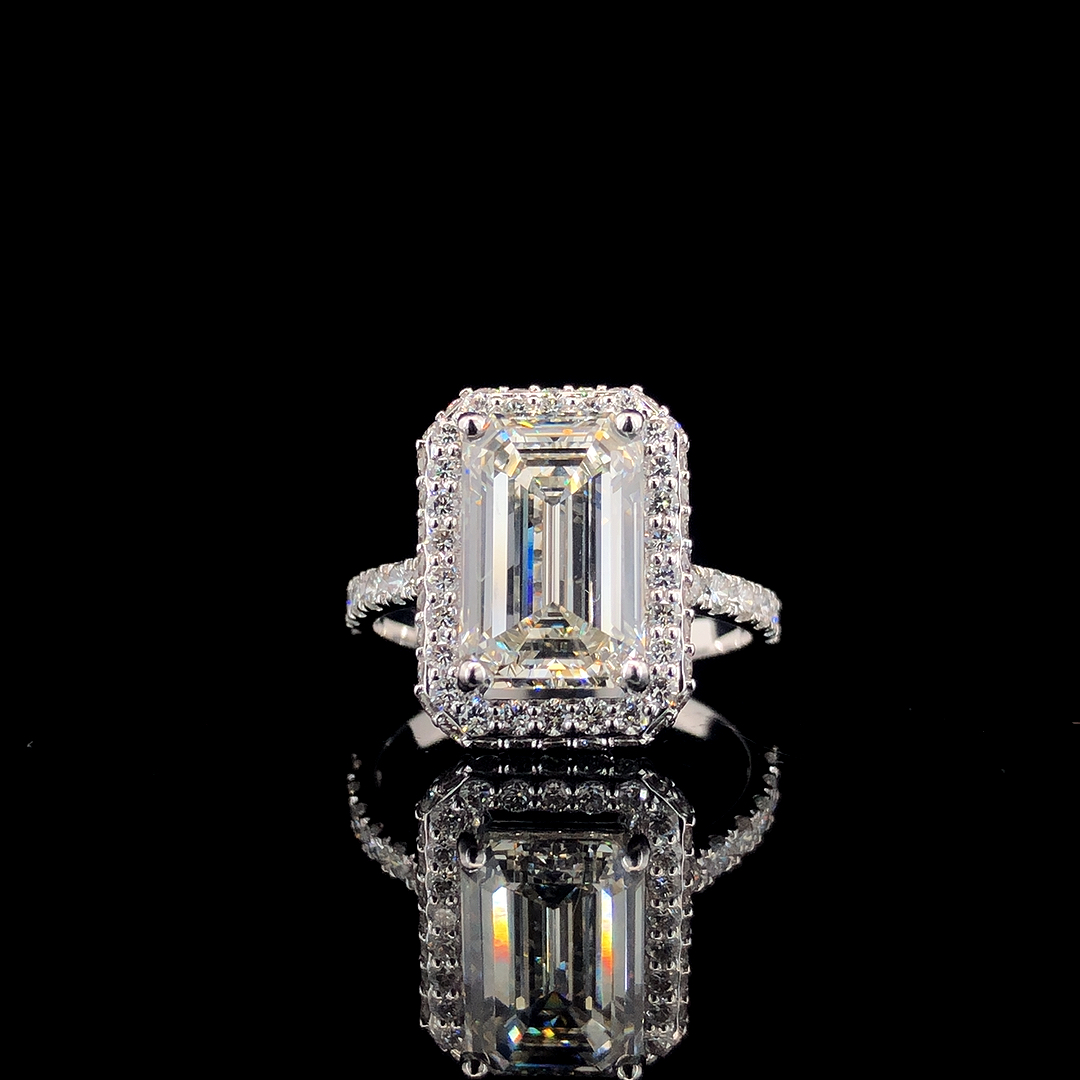 Emerald Solitaire Diamond Ring - Diamond Cut: Excellent