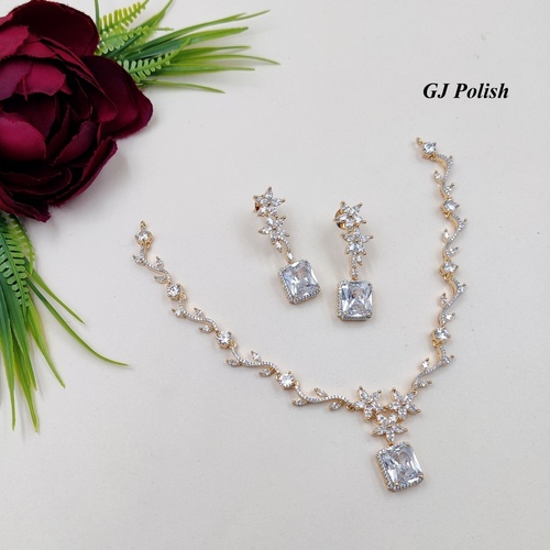 Glamorous Shiny Colorstone American Diamond Necklace Set