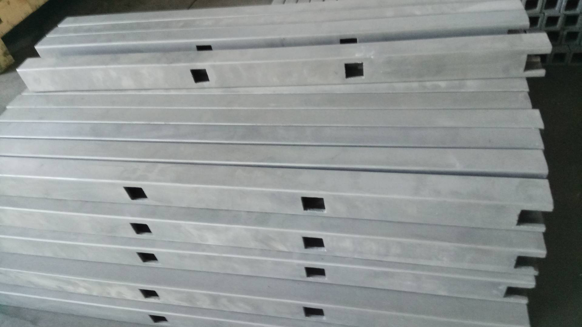 Silicon Carbide SiC/ RBSiC/ SiSiC Beams for Incinerator Support