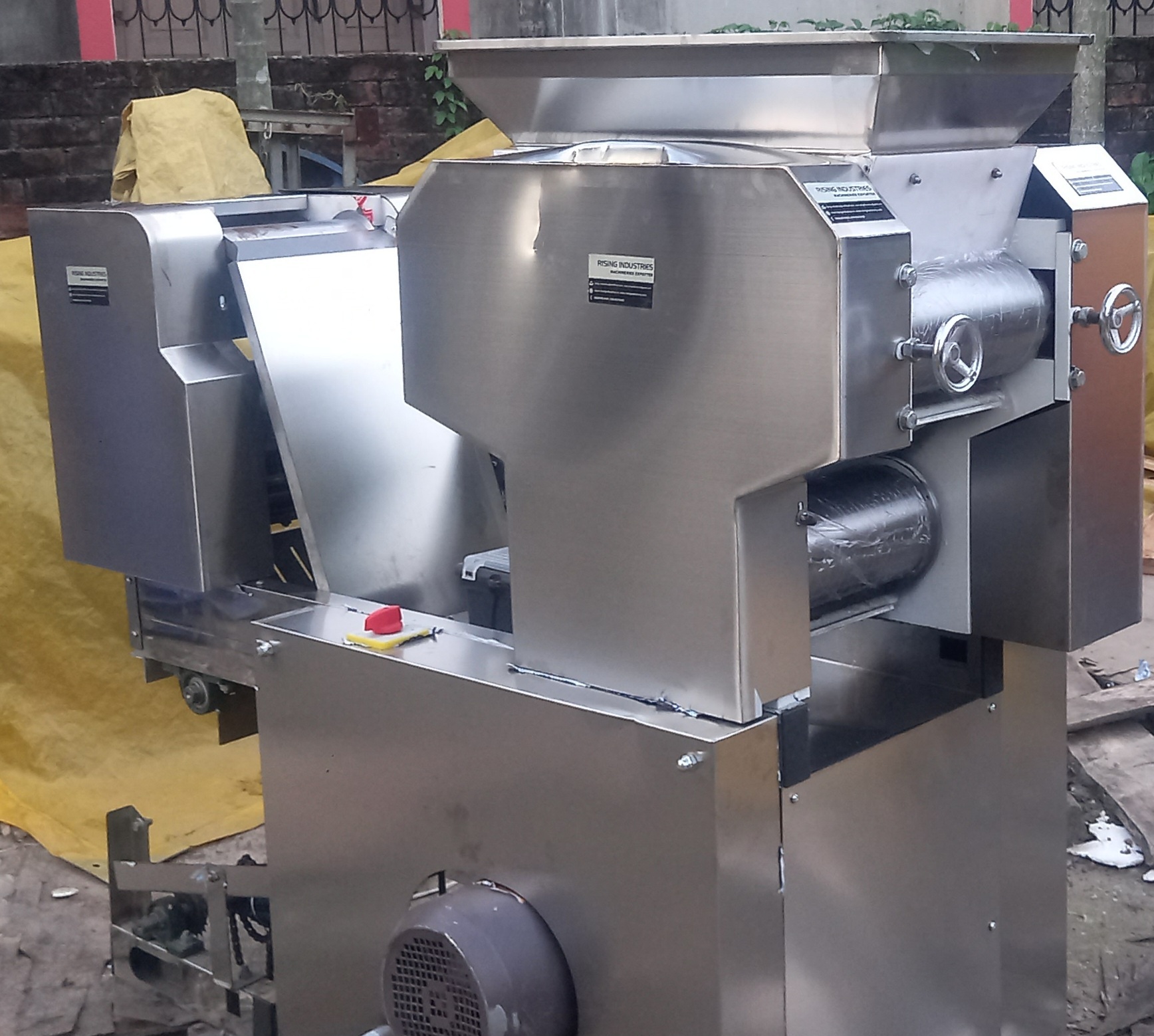 Commercial Noodle Making Machine - Capacity: 200 Kg/hr