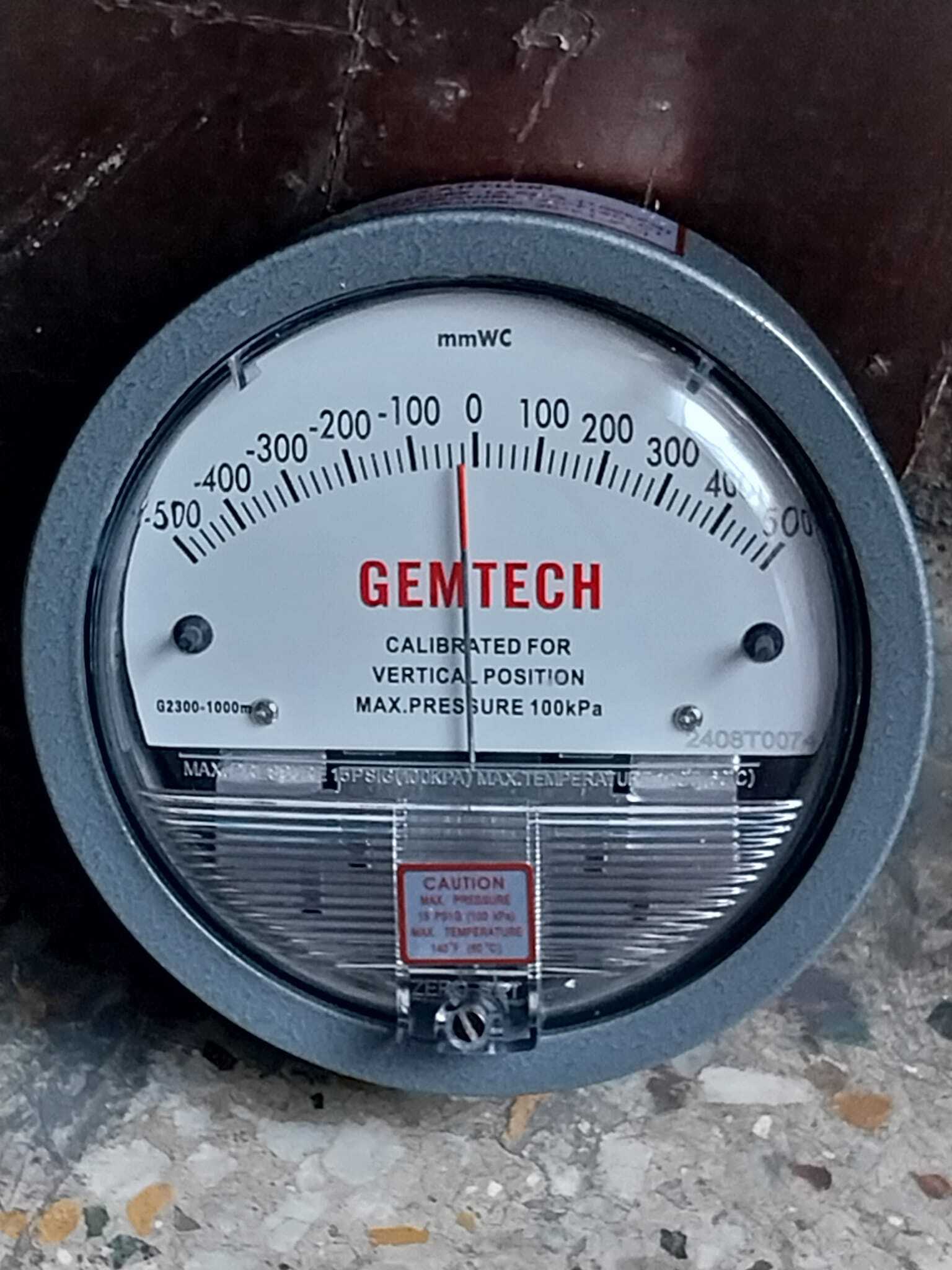 Manometer Differential Pressure Gauge 500-0-500 Mm Wc - Color: White/black