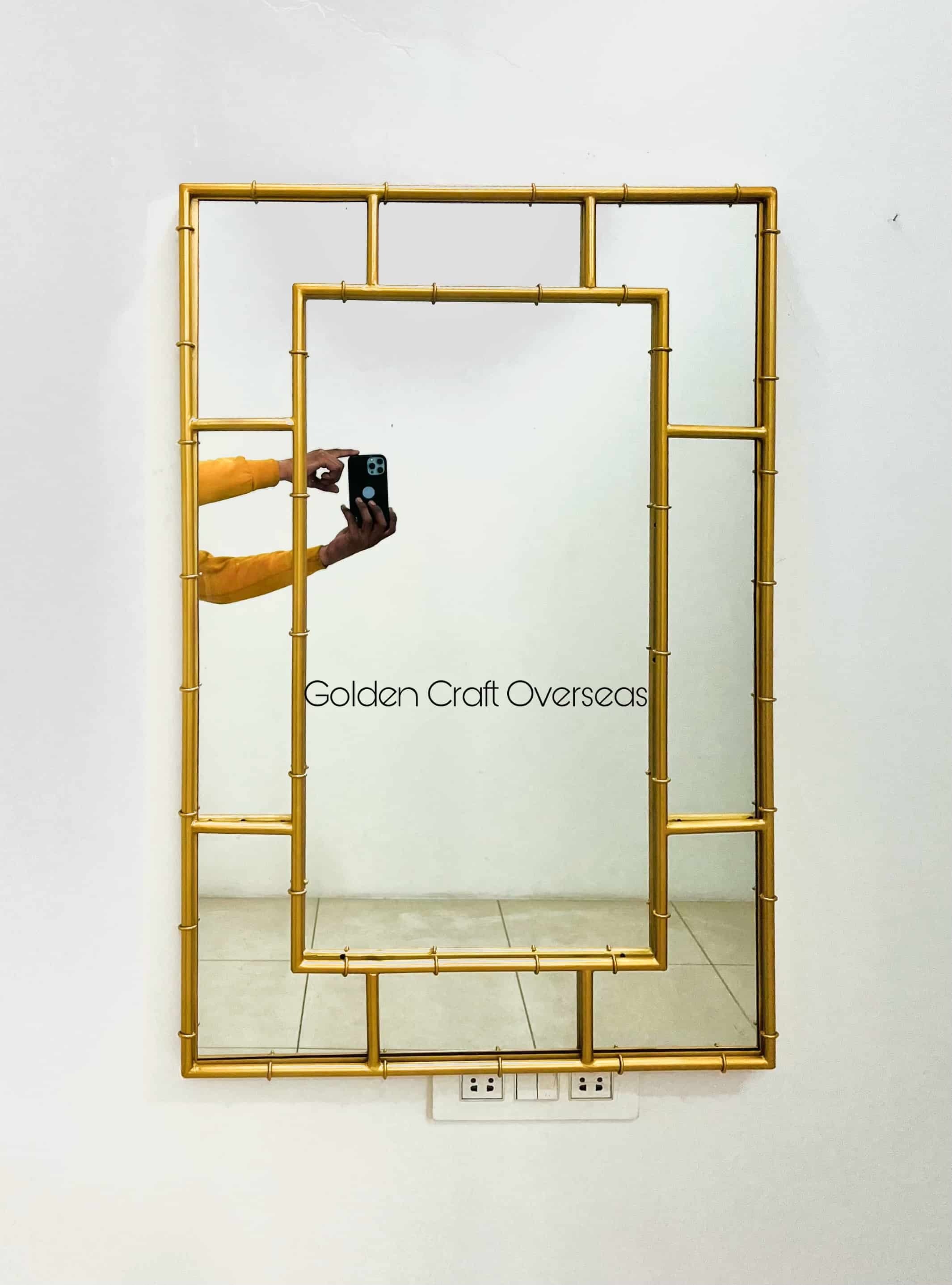 Ferro Mirror Frame - Color: Gold