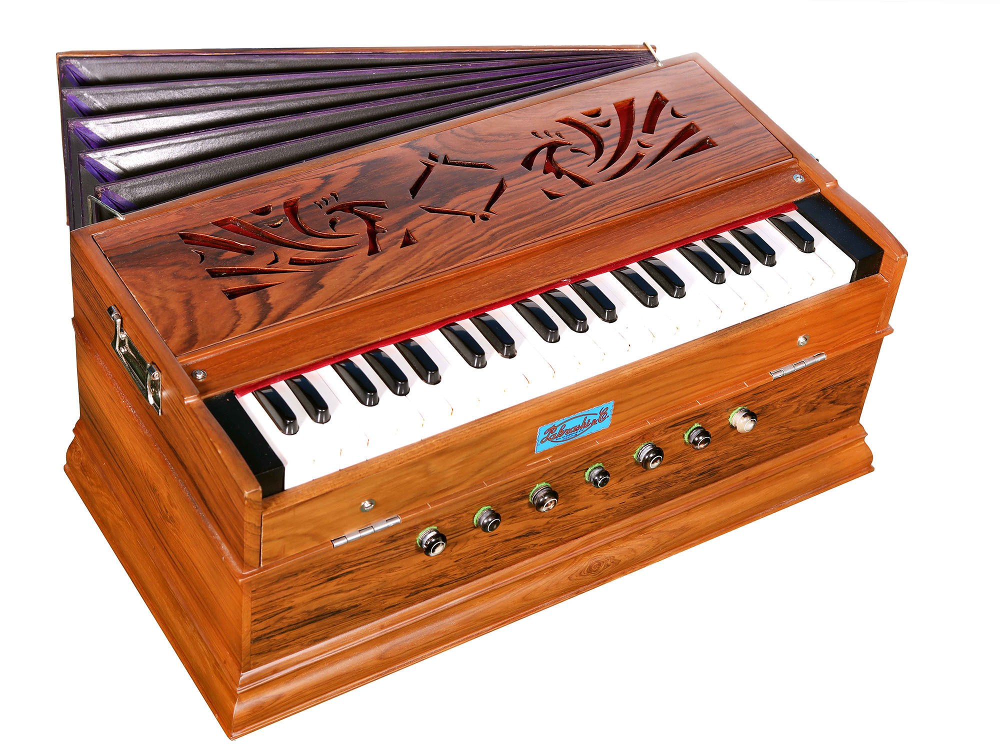 3,5 Octave regular harmonium with 2 sets of reeds.