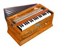 3,5 Octave regular harmonium with 2 sets of reeds.