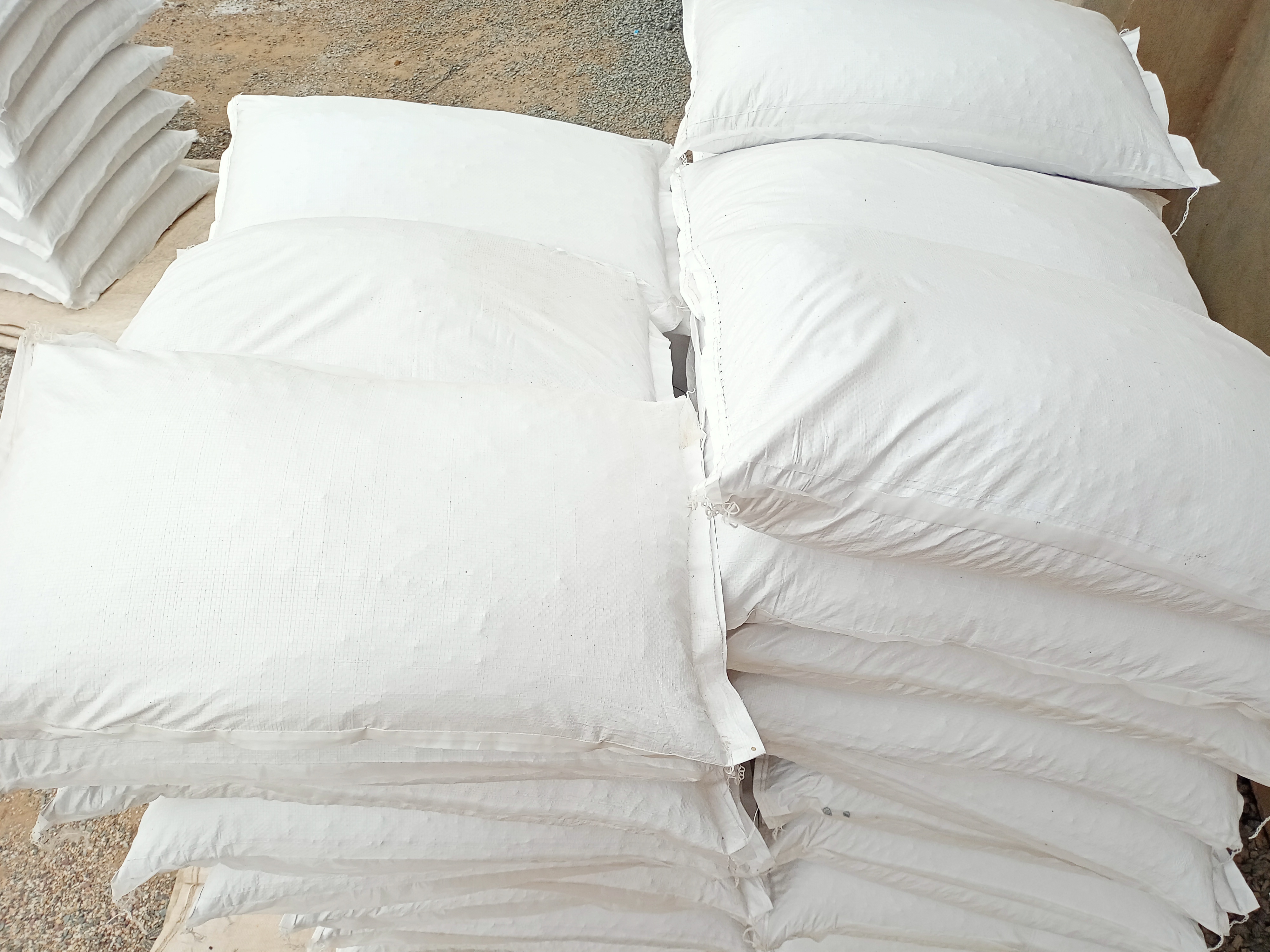 Pure White Fine Mesh 100/200/300 Mesh Size Dolomite Powder And Grit Sand Best Used In Construction And Industrial Filler Application