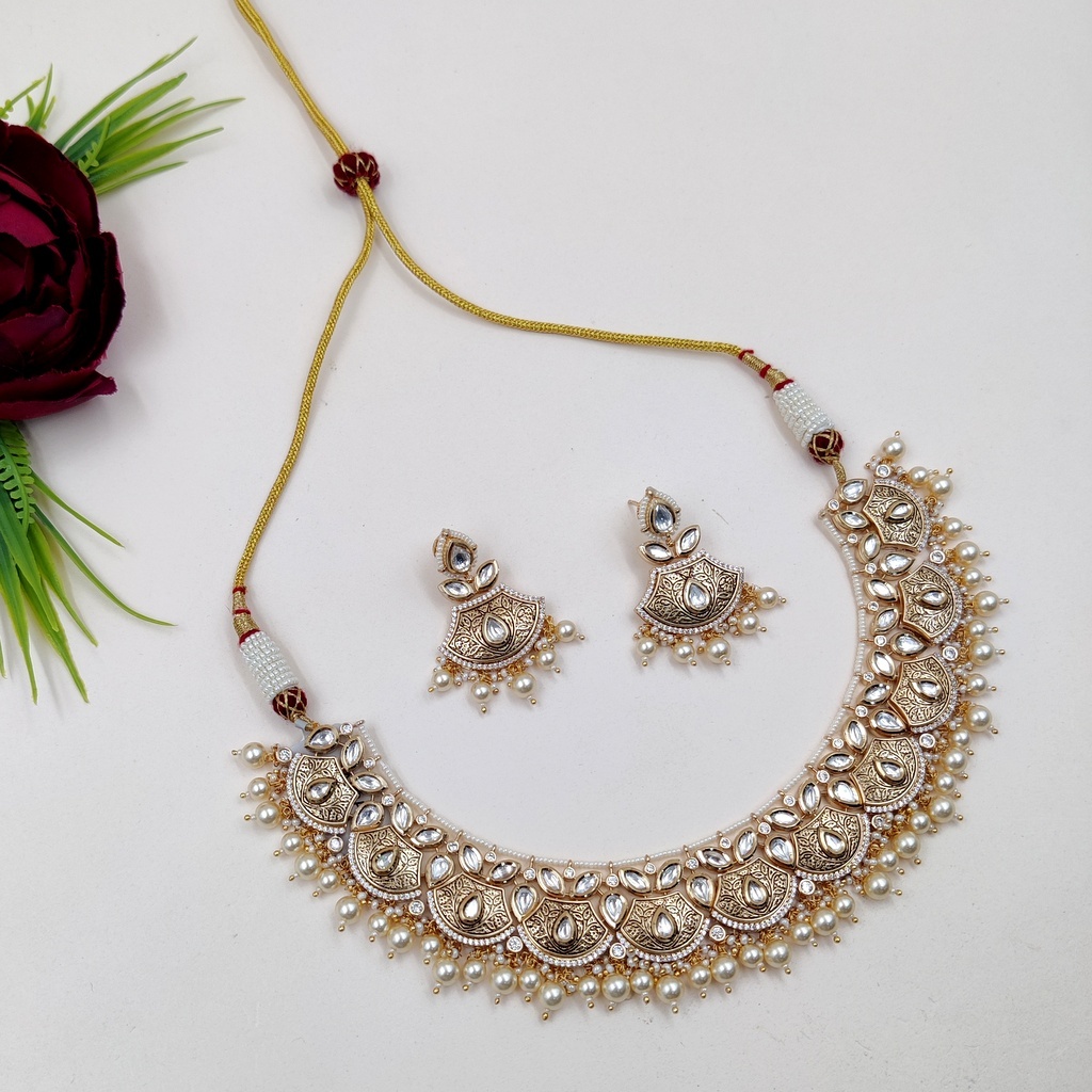 Traditional Unique Kundan Necklace Set - Gender: Women