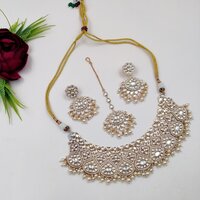 Traditinal Luxe Kundan Necklace Set