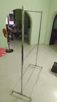 Stainless Steel Garment Display Stands In  Hesaraghatta Bengaluru - Color: Silver