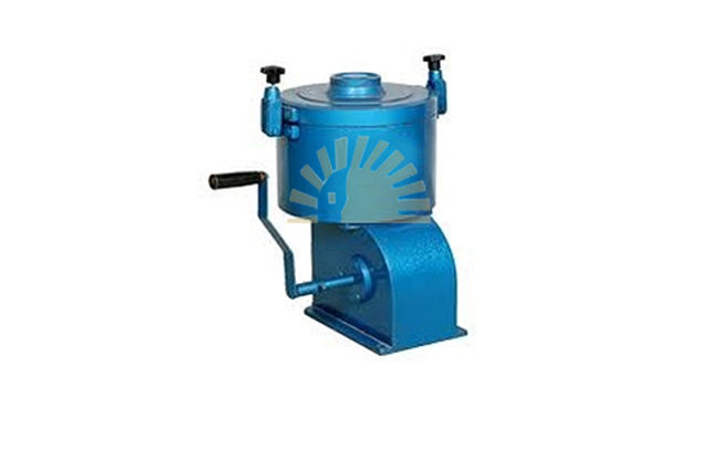 Centrifuge Extractor Hand Operated