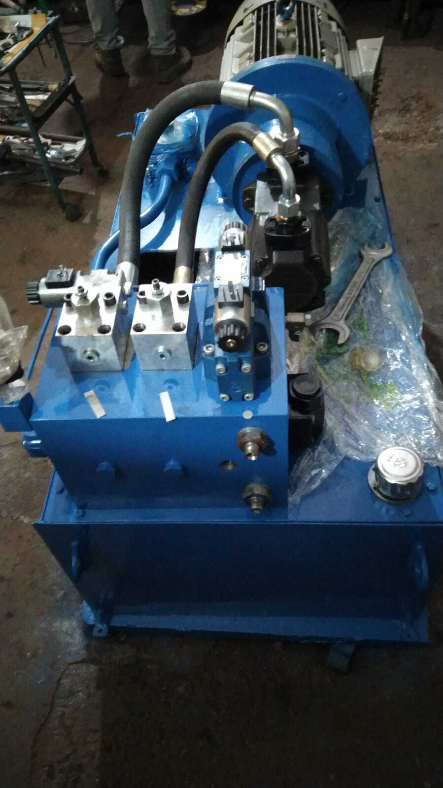 15 Hp Hydraulic Power Pack - Color: Blue